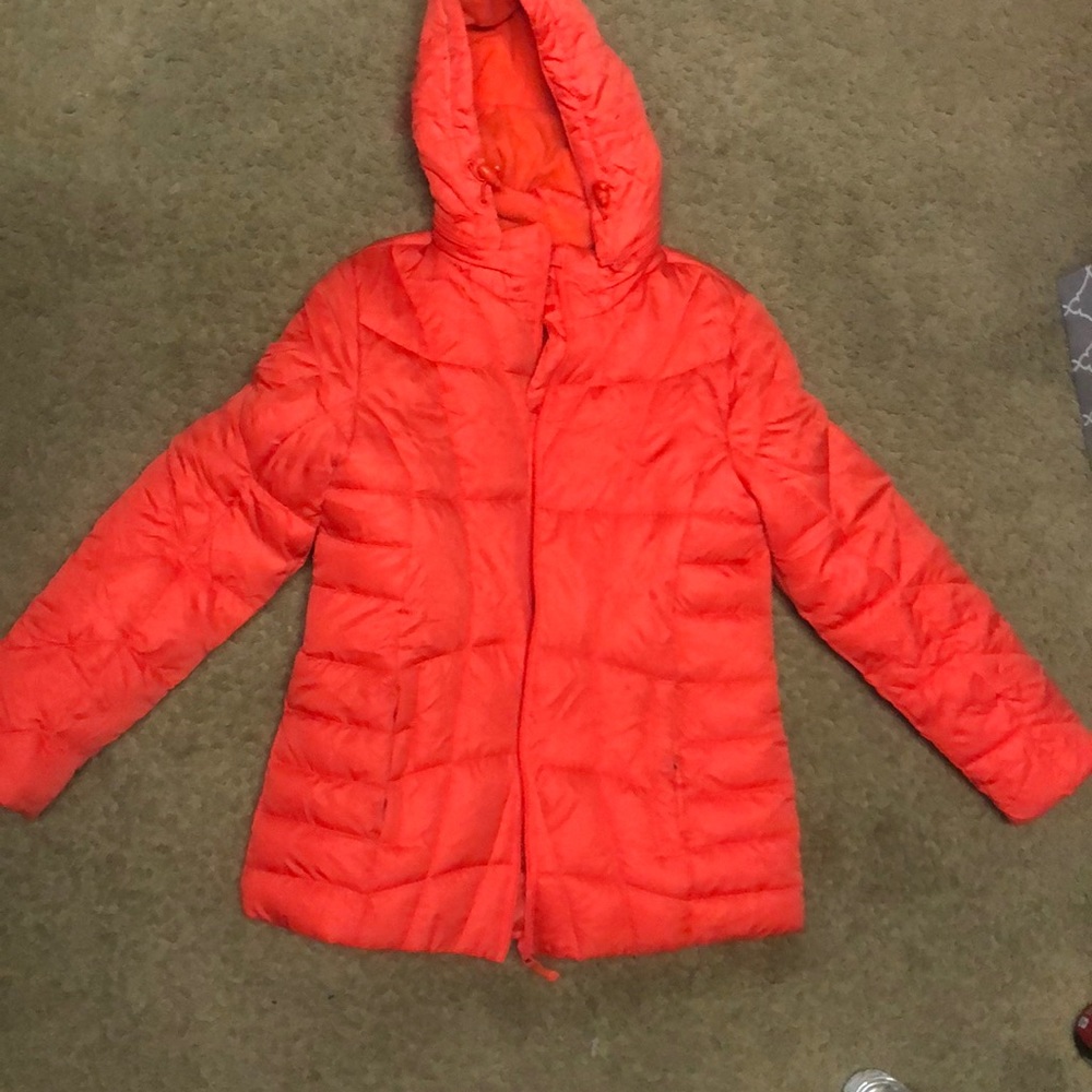 Lightweight puffer jacket